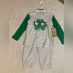 Comfy cute St. Patty’s Day outfit. NWT